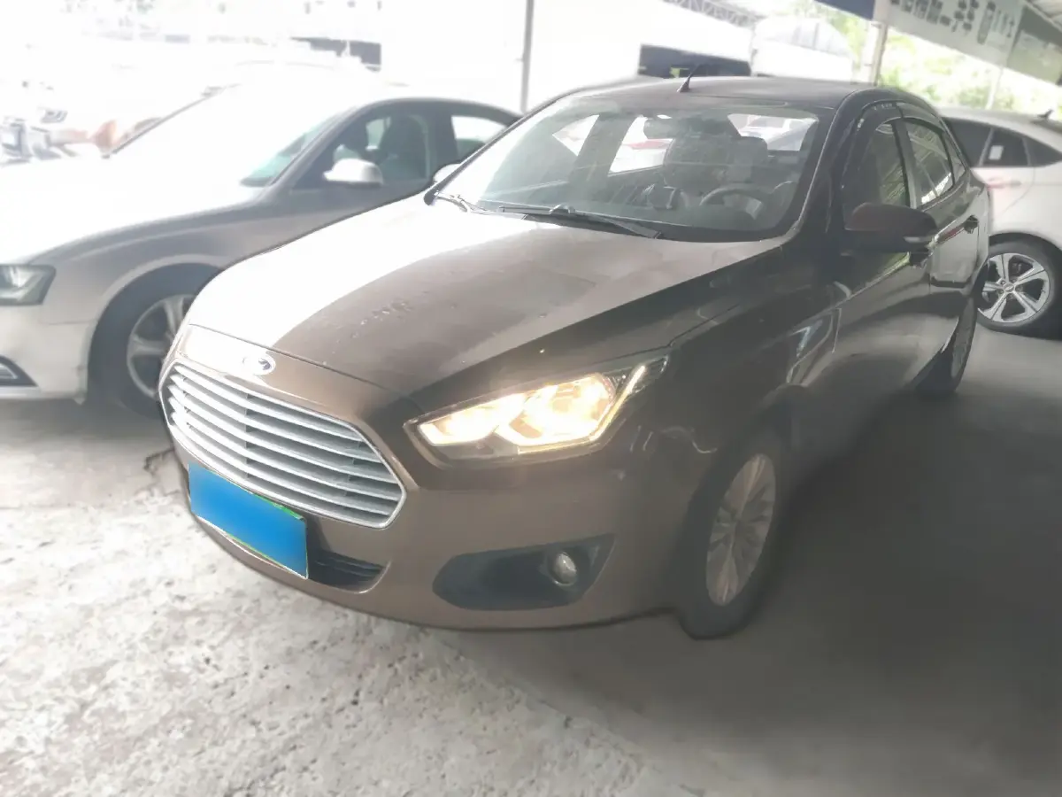 2015 Ford Escort 1.5L 113HP L4 6AT