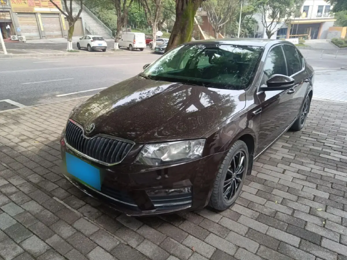 2017 Skoda Octavia 1.6L 110HP L4 6AT