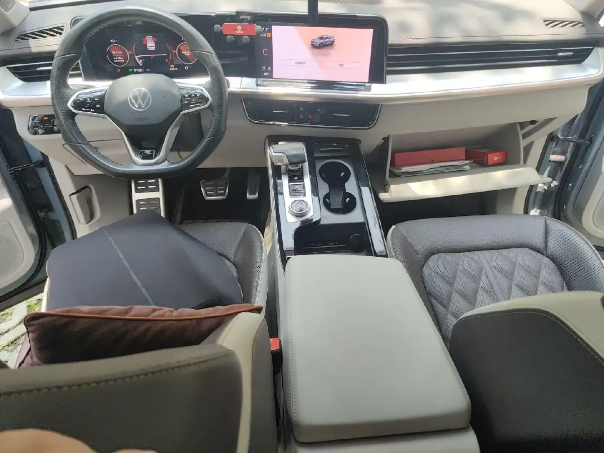 2023 Volkswagen Tavendor 2.0T 220HP L4 7DCT,autocango,china used car exporter,china ev exporter,chinese used car exporter,chinese used ev exporter