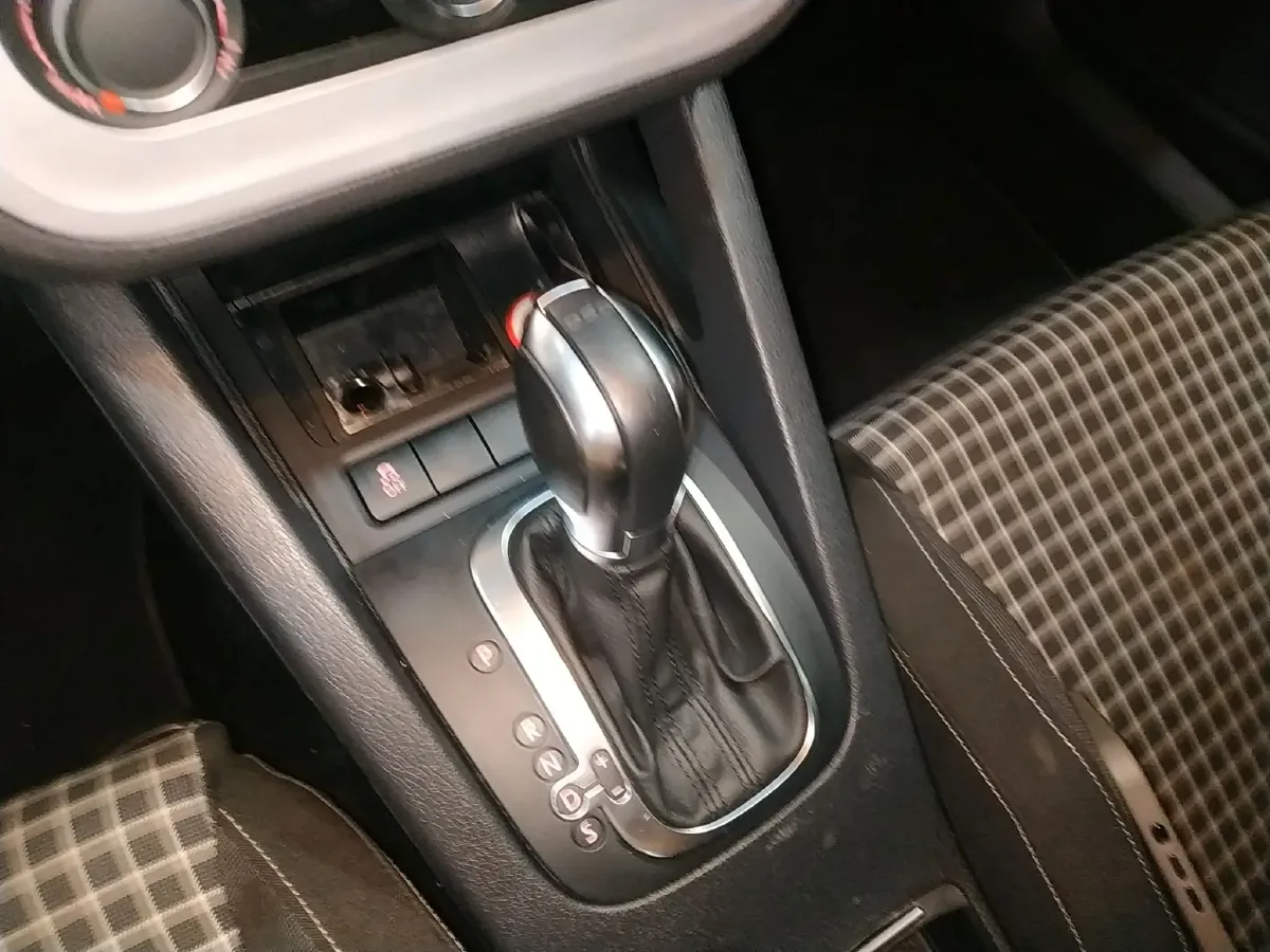 2015 Volkswagen Scirocco 1.4T 122HP L4 7DCT,autocango,china used car exporter,china ev exporter,chinese used car exporter,chinese used ev exporter