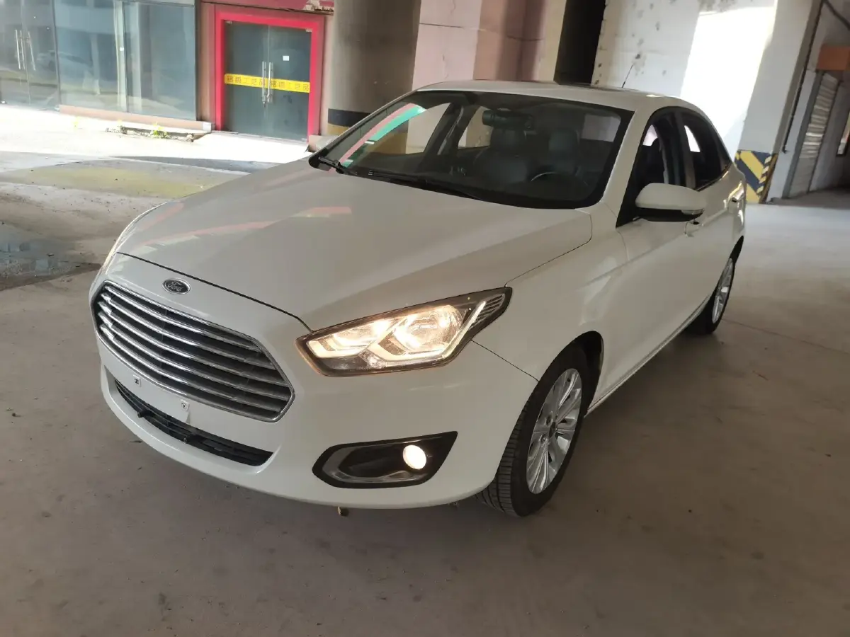 2015 Ford Escort 1.5L 113HP L4 6AT