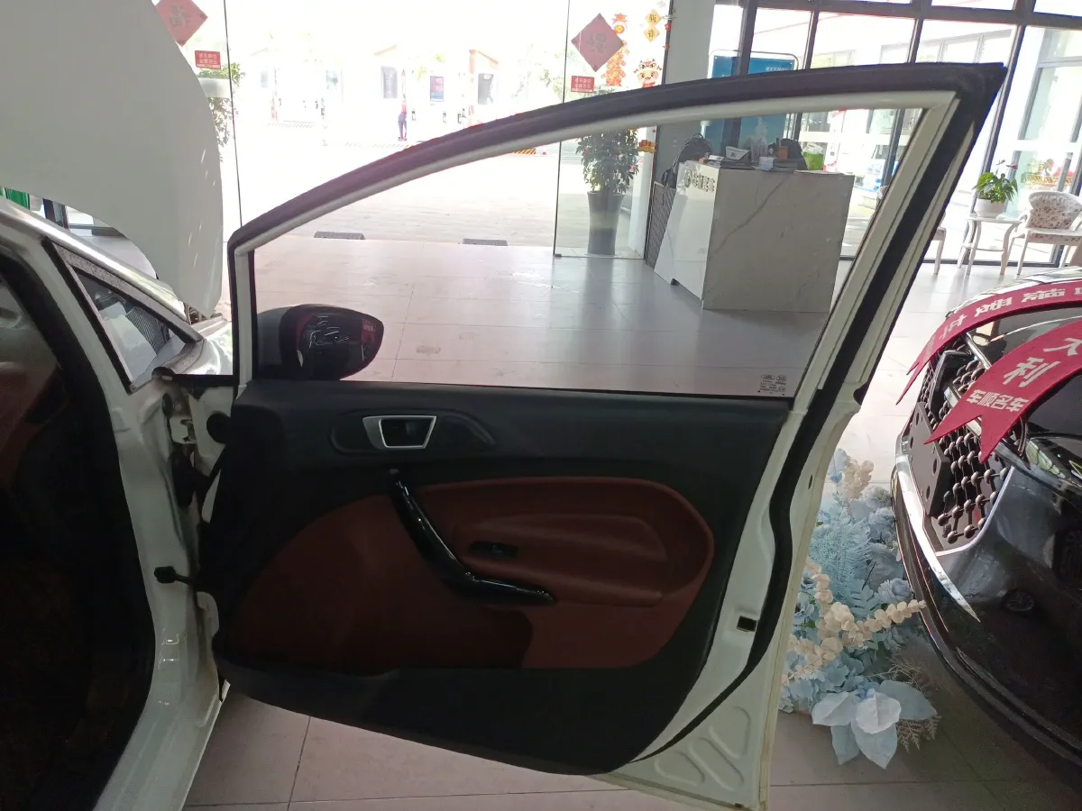 2013 Ford Fiesta 1.5L 110HP L4 6DCT,autocango,china used car exporter,china ev exporter,chinese used car exporter,chinese used ev exporter