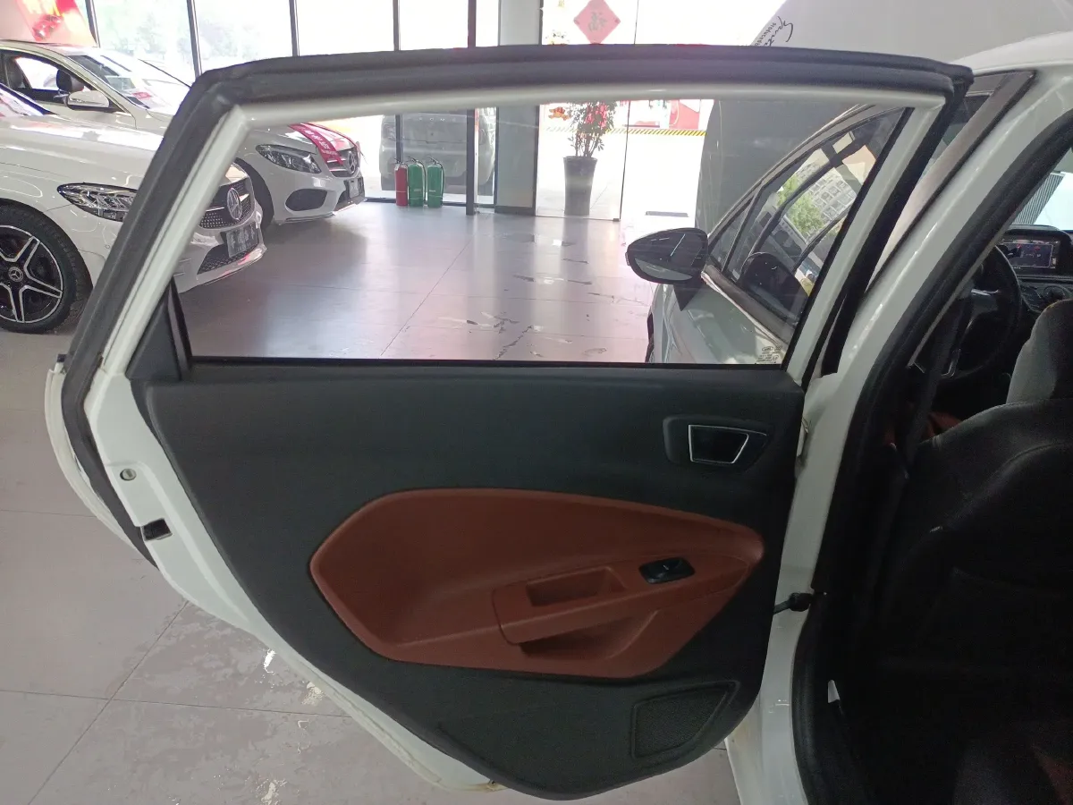 2013 Ford Fiesta 1.5L 110HP L4 6DCT,autocango,china used car exporter,china ev exporter,chinese used car exporter,chinese used ev exporter