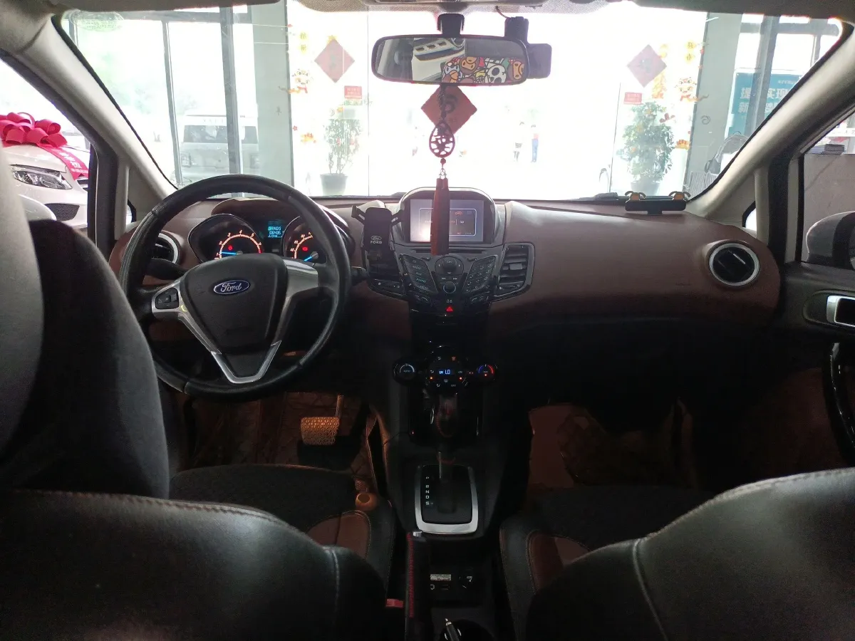 2013 Ford Fiesta 1.5L 110HP L4 6DCT,autocango,china used car exporter,china ev exporter,chinese used car exporter,chinese used ev exporter