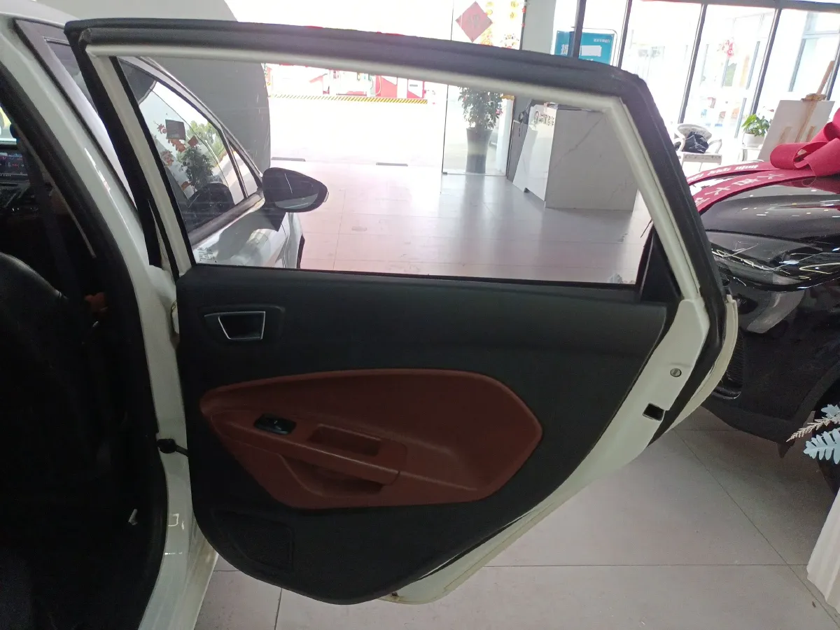 2013 Ford Fiesta 1.5L 110HP L4 6DCT,autocango,china used car exporter,china ev exporter,chinese used car exporter,chinese used ev exporter