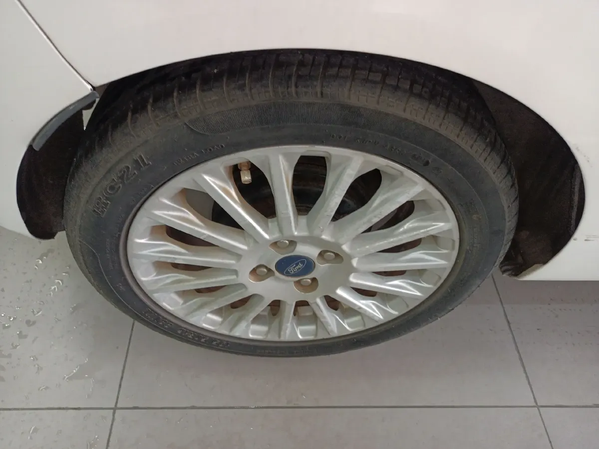 2013 Ford Fiesta 1.5L 110HP L4 6DCT,autocango,china used car exporter,china ev exporter,chinese used car exporter,chinese used ev exporter