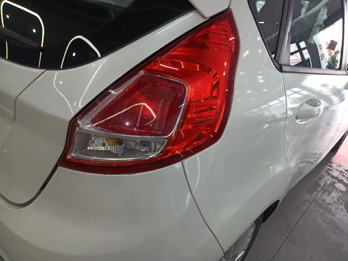 2013 Ford Fiesta 1.5L 110HP L4 6DCT,autocango,china used car exporter,china ev exporter,chinese used car exporter,chinese used ev exporter