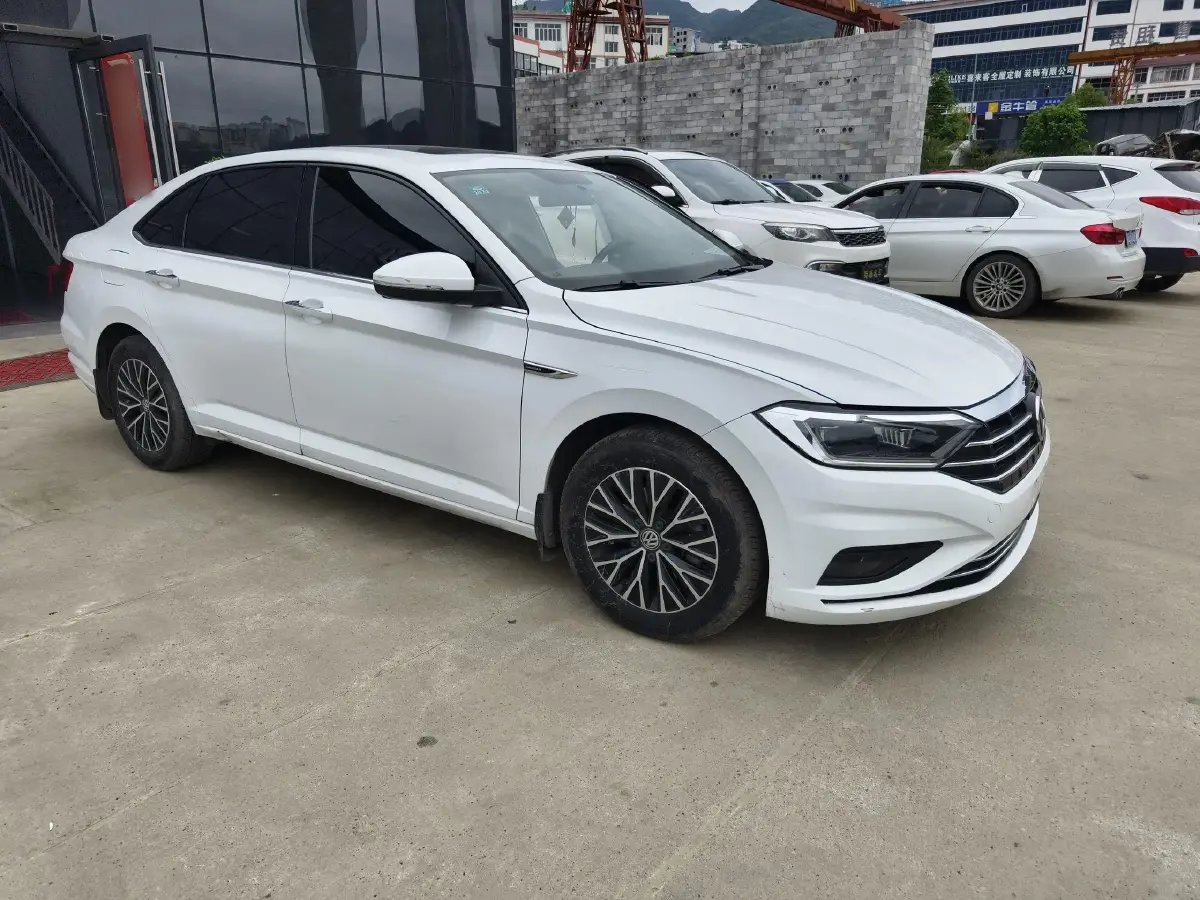 2020 Volkswagen Sagitar 1.4T 150HP L4 7DCT