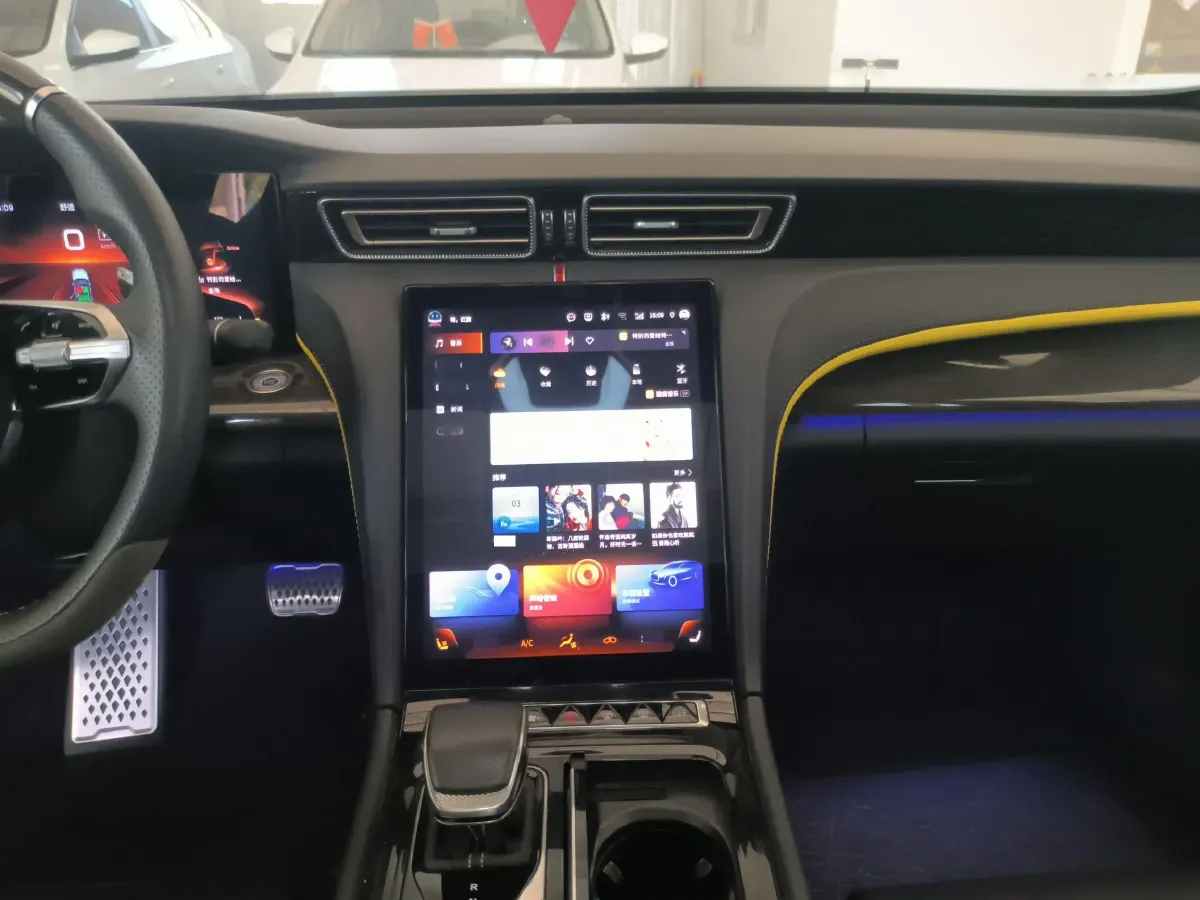 2023 HongQi H6 2.0T 252HP L4 8AT,autocango,china used car exporter,china ev exporter,chinese used car exporter,chinese used ev exporter