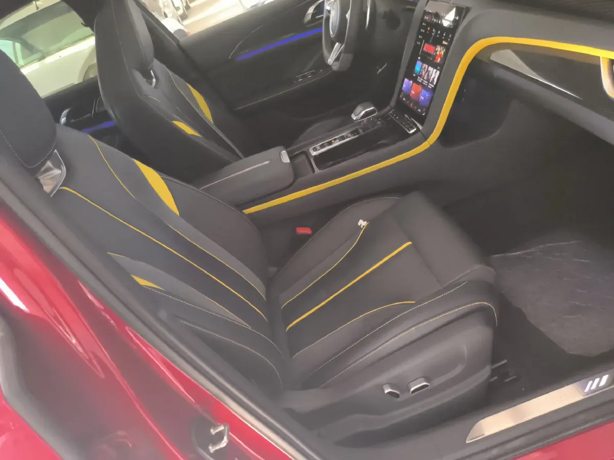 2023 HongQi H6 2.0T 252HP L4 8AT,autocango,china used car exporter,china ev exporter,chinese used car exporter,chinese used ev exporter