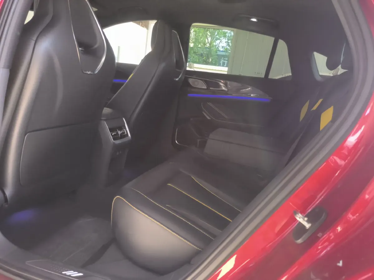 2023 HongQi H6 2.0T 252HP L4 8AT,autocango,china used car exporter,china ev exporter,chinese used car exporter,chinese used ev exporter