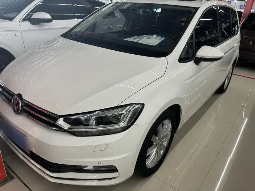 2018 Volkswagen Touran 1.4T 150HP L4 7DCT