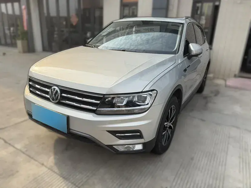 2018 Volkswagen Tiguan L 2.0T 186HP L4 7DCT