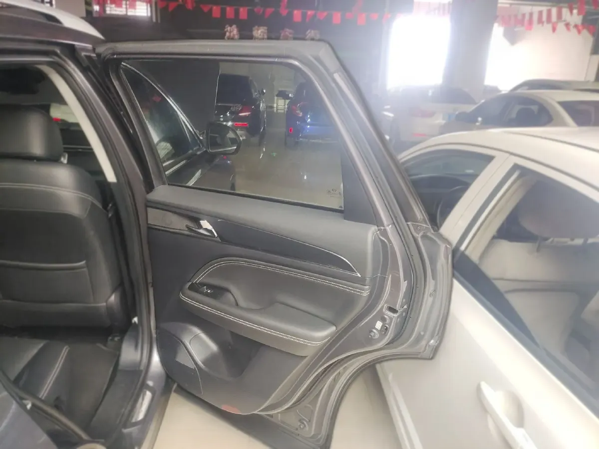 2021 GAC Trumpchi GS5 1.5T 169HP L4 6AT,autocango,china used car exporter,china ev exporter,chinese used car exporter,chinese used ev exporter