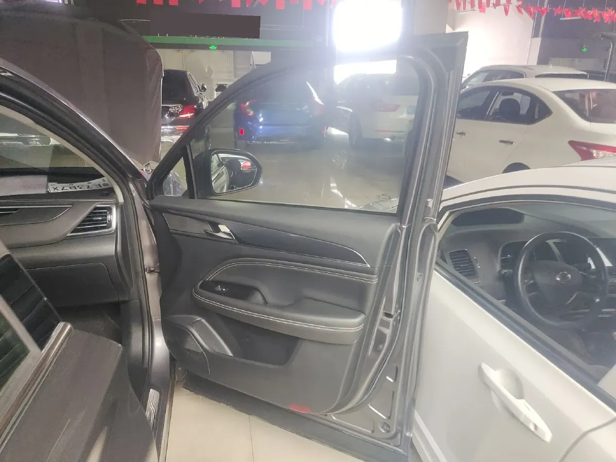2021 GAC Trumpchi GS5 1.5T 169HP L4 6AT,autocango,china used car exporter,china ev exporter,chinese used car exporter,chinese used ev exporter