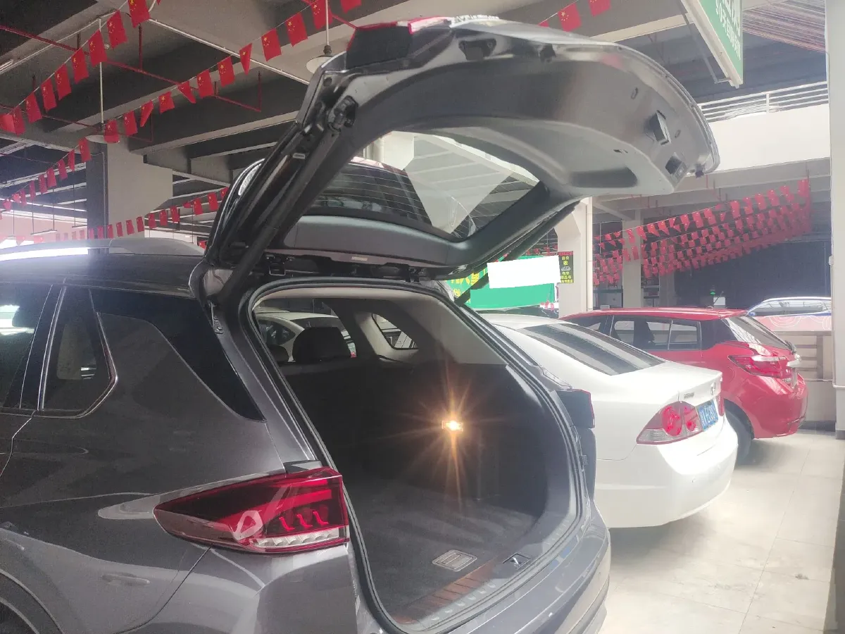 2021 GAC Trumpchi GS5 1.5T 169HP L4 6AT,autocango,china used car exporter,china ev exporter,chinese used car exporter,chinese used ev exporter