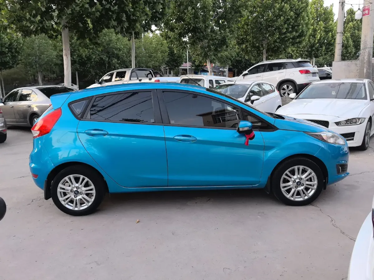 2013 Ford Fiesta 1.5L 110HP L4 6DCT,autocango,china used car exporter,china ev exporter,chinese used car exporter,chinese used ev exporter
