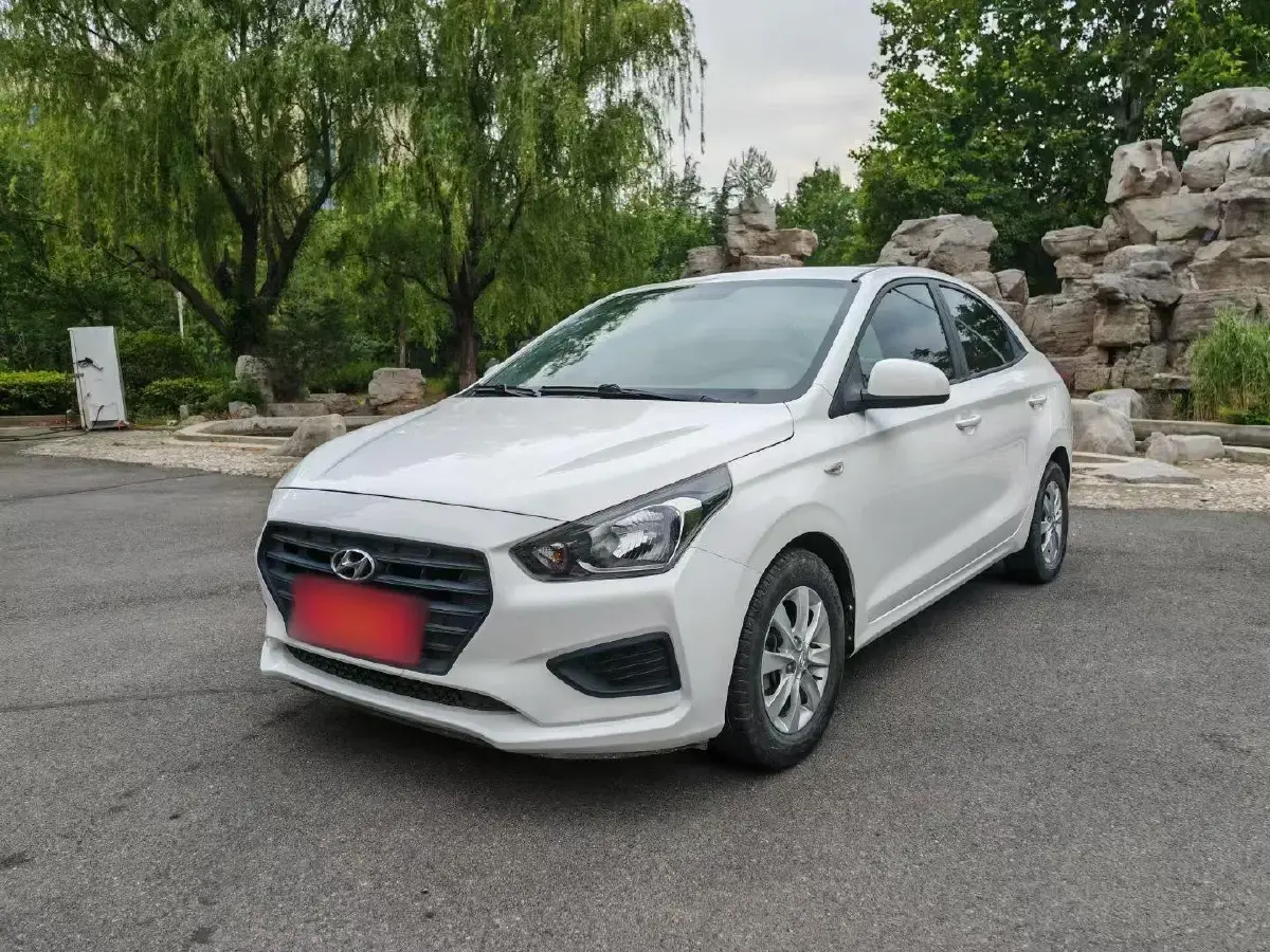 2017 Hyundai Reina 1.4L 95HP L4 5MT