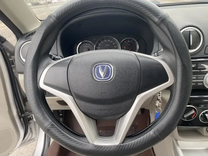 2015 ChangAn Alsvin V3 1.4L 101HP L4 5MT,autocango,china used car exporter,china ev exporter,chinese used car exporter,chinese used ev exporter