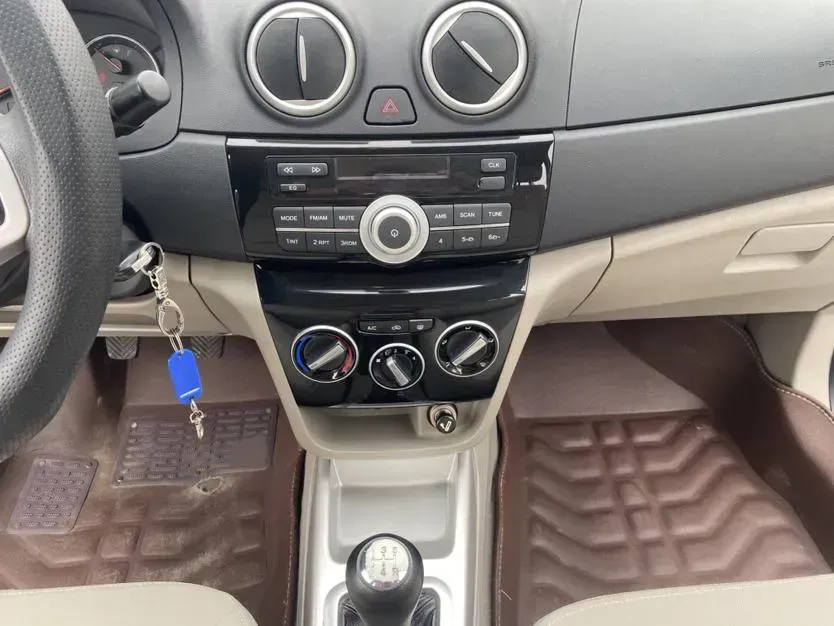 2015 ChangAn Alsvin V3 1.4L 101HP L4 5MT,autocango,china used car exporter,china ev exporter,chinese used car exporter,chinese used ev exporter