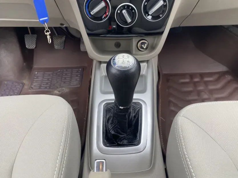 2015 ChangAn Alsvin V3 1.4L 101HP L4 5MT,autocango,china used car exporter,china ev exporter,chinese used car exporter,chinese used ev exporter