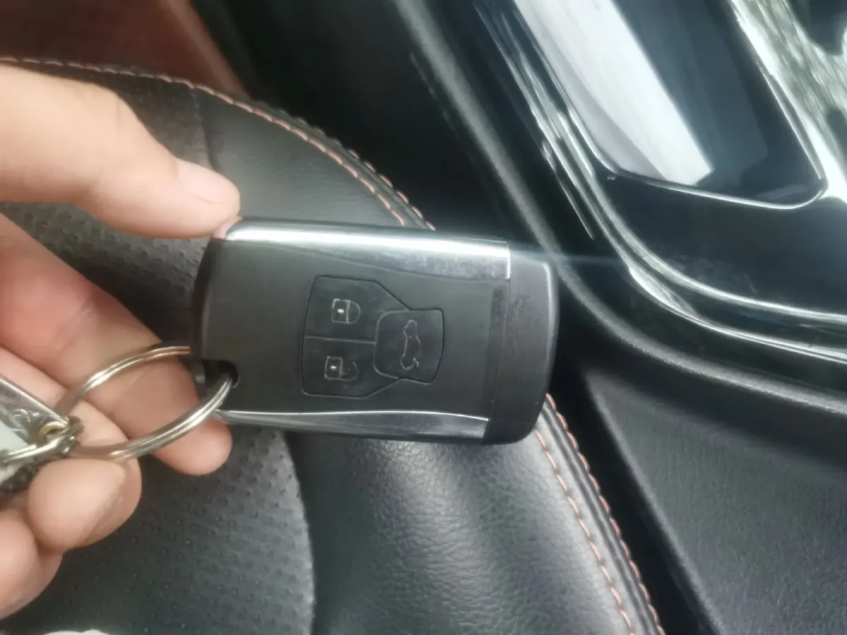 2014 Geely HaoQing SUV 2.4L 162HP L4 6AT,autocango,china used car exporter,china ev exporter,chinese used car exporter,chinese used ev exporter