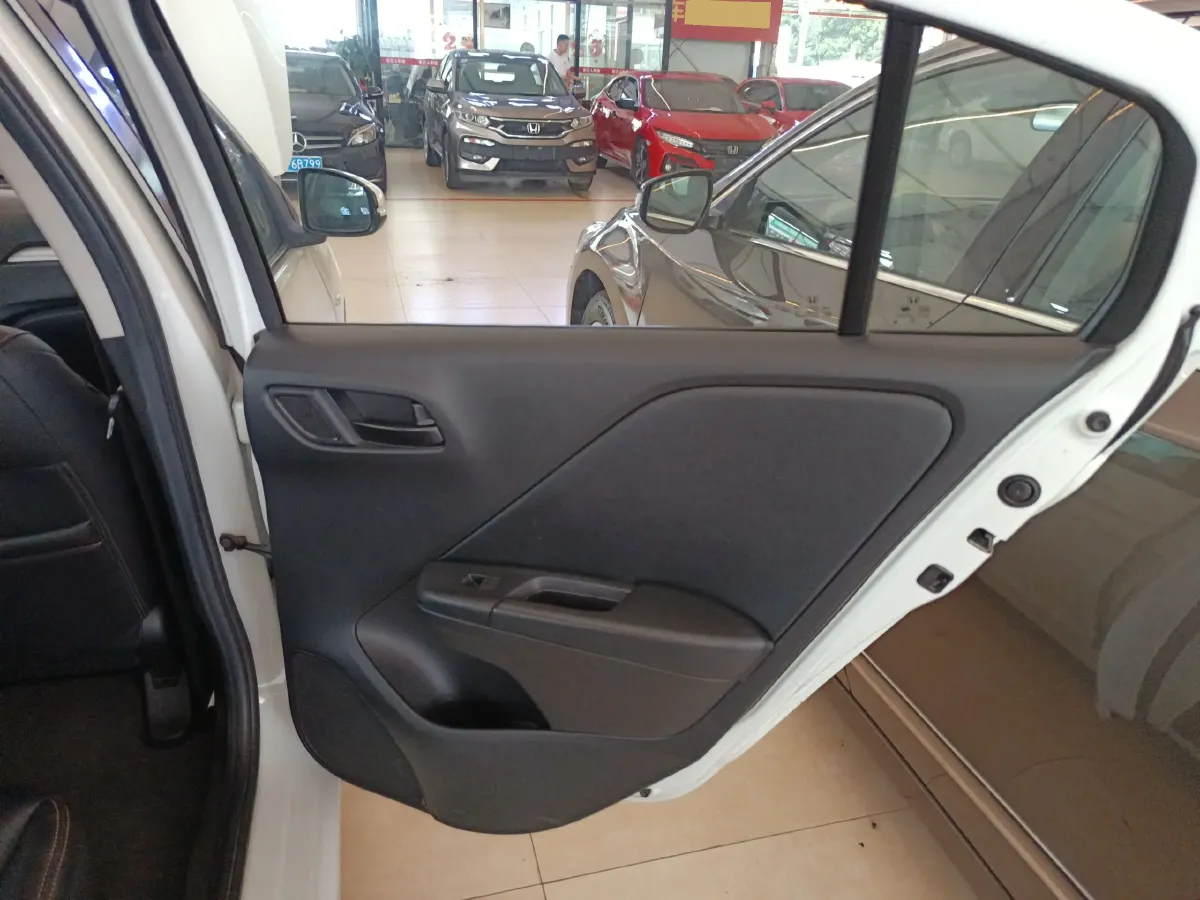 2017 Honda Gienia 1.5L 131HP L4 CVT,autocango,china used car exporter,china ev exporter,chinese used car exporter,chinese used ev exporter