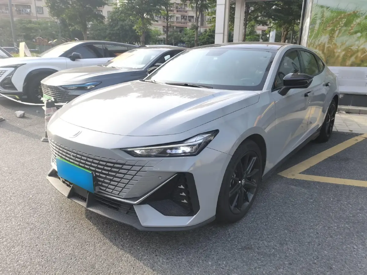 2022 ChangAn UNI-V 1.5T 188HP L4 7DCT