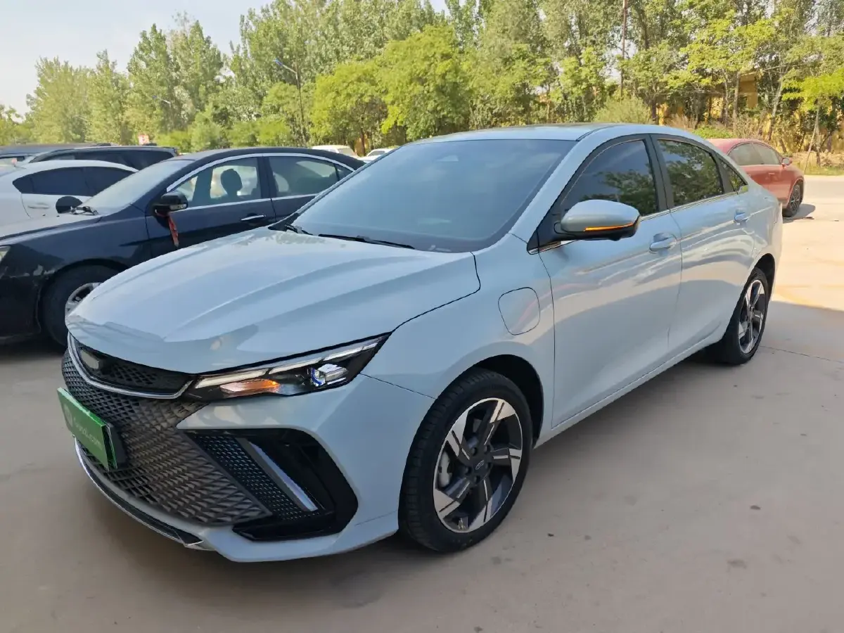 2022 Geely Emgrand L HiP 1.5T 181HP L4 3DHT PHEV 15.5KWH