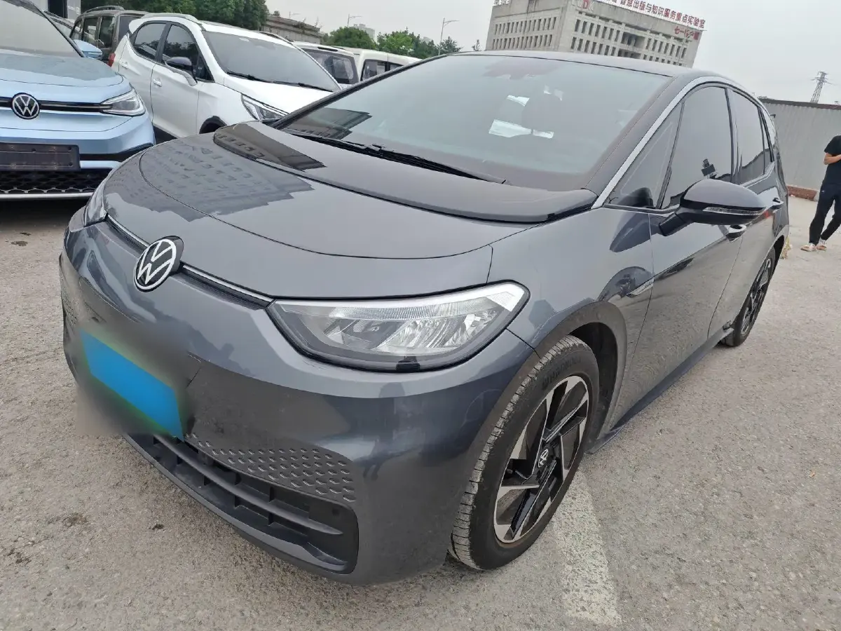 2023 Volkswagen ID.3 BEV 52.8KWH