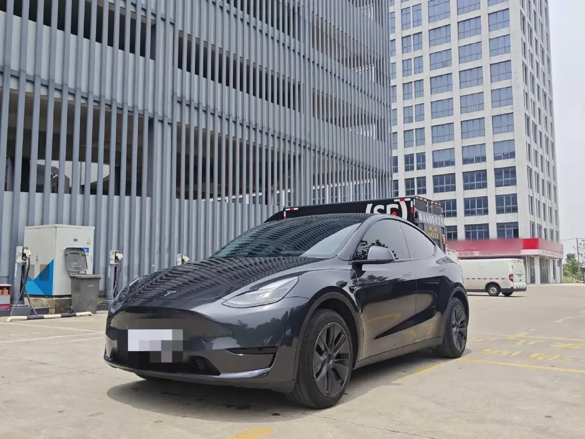 2024 Tesla Model Y BEV 60KWH