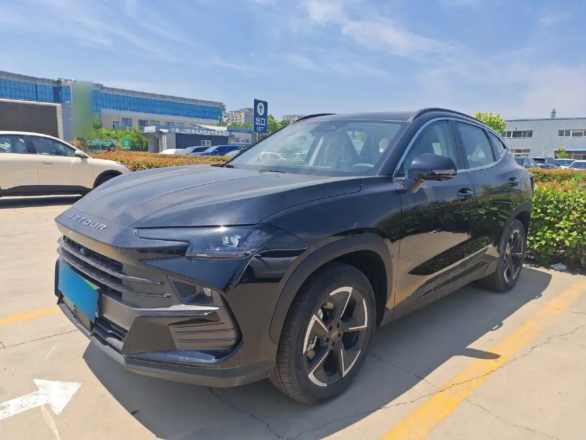 2025 Jetour DASHING 1.5T 184HP L4 7DCT