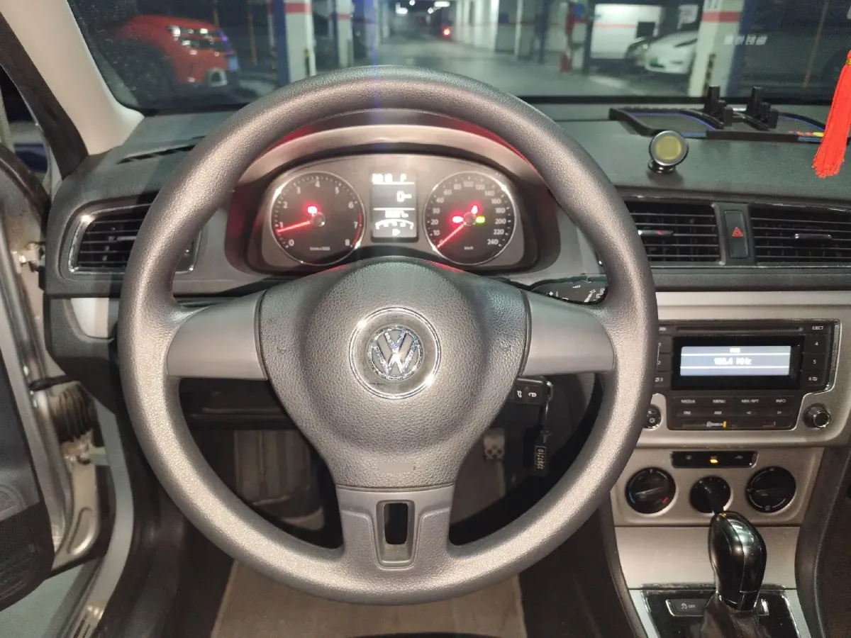 2013 Volkswagen Gran Lavida 1.6L 110HP L4 6AT,autocango,china used car exporter,china ev exporter,chinese used car exporter,chinese used ev exporter