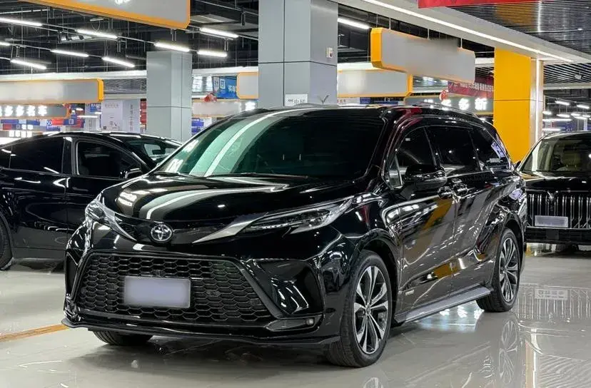 2023 Toyota Granvia 2.5L 189HP L4 E-CVT Hybrid