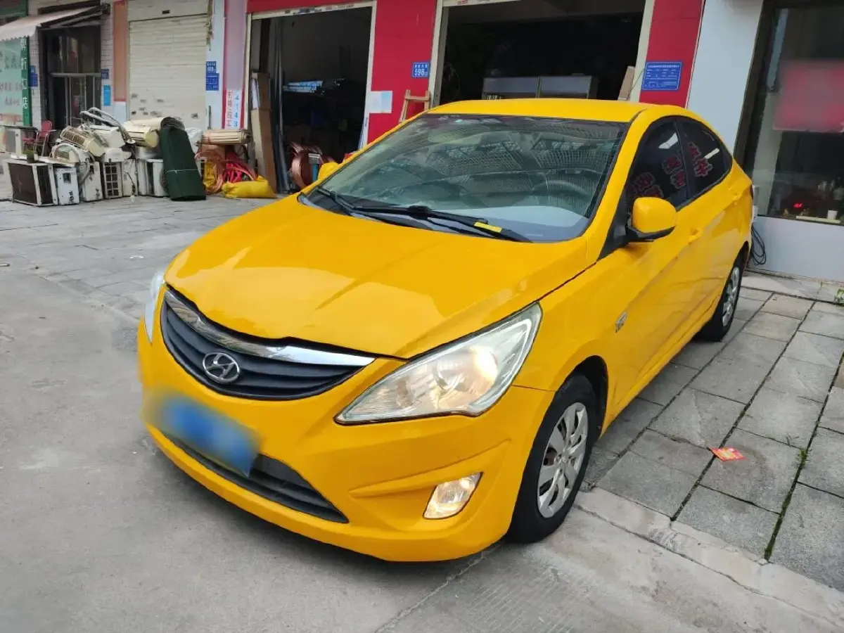 2010 Hyundai Reina 1.4L 107HP L4 4AT