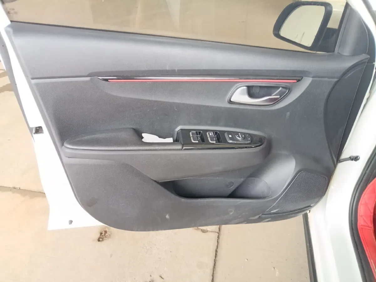 2017 Kia KX Cross 1.4L 100HP L4 6AT,autocango,china used car exporter,china ev exporter,chinese used car exporter,chinese used ev exporter