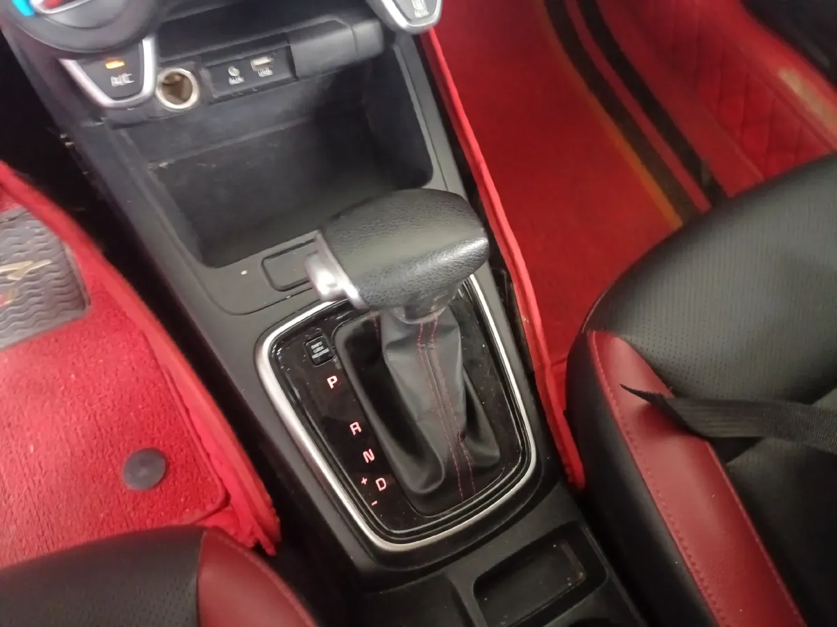 2017 Kia KX Cross 1.4L 100HP L4 6AT,autocango,china used car exporter,china ev exporter,chinese used car exporter,chinese used ev exporter