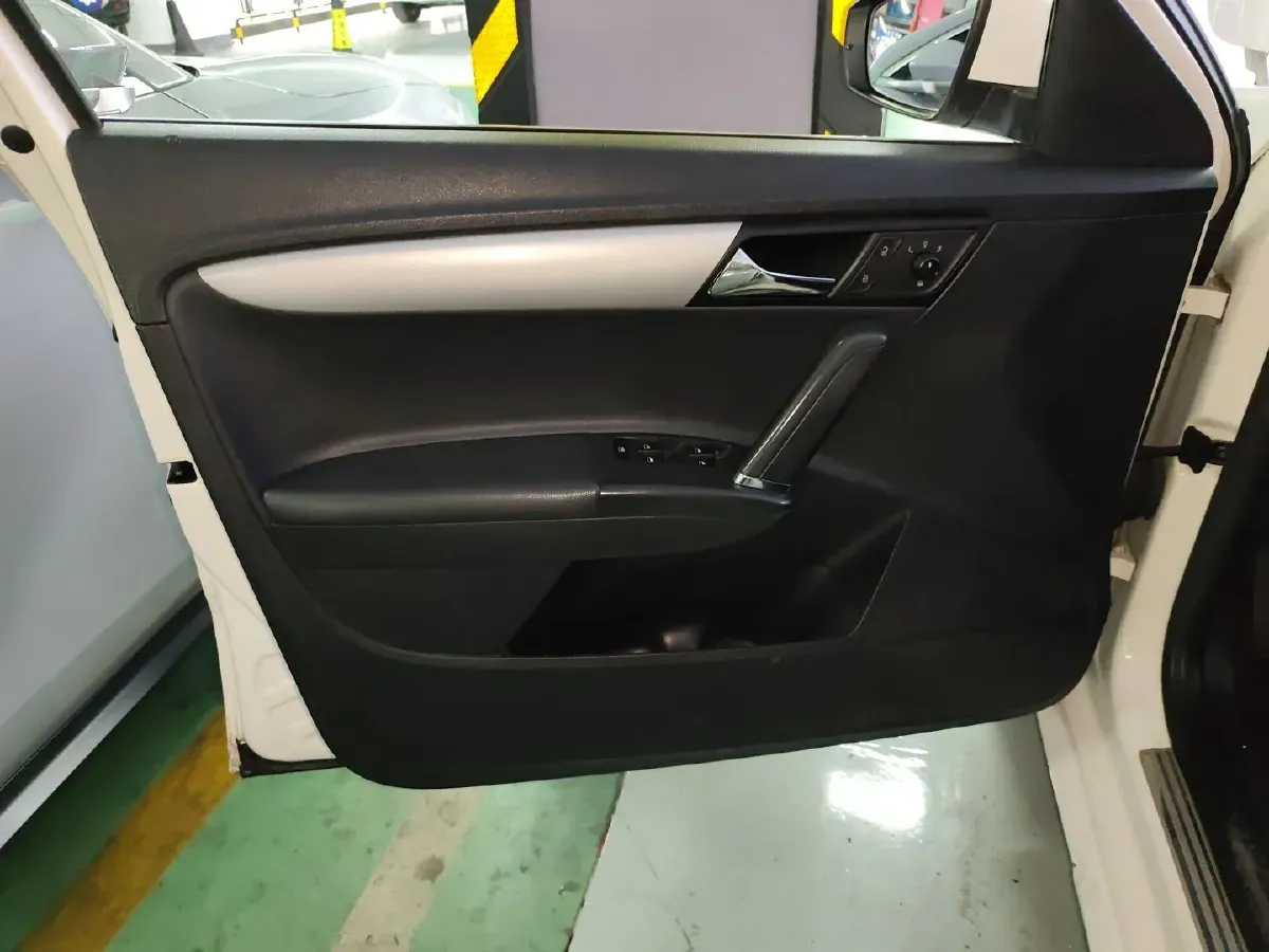 2013 Volkswagen Gran Lavida 1.6L 110HP L4 6AT,autocango,china used car exporter,china ev exporter,chinese used car exporter,chinese used ev exporter