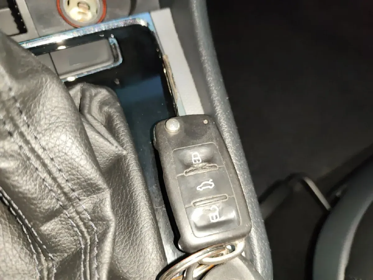 2013 Volkswagen Gran Lavida 1.6L 110HP L4 6AT,autocango,china used car exporter,china ev exporter,chinese used car exporter,chinese used ev exporter