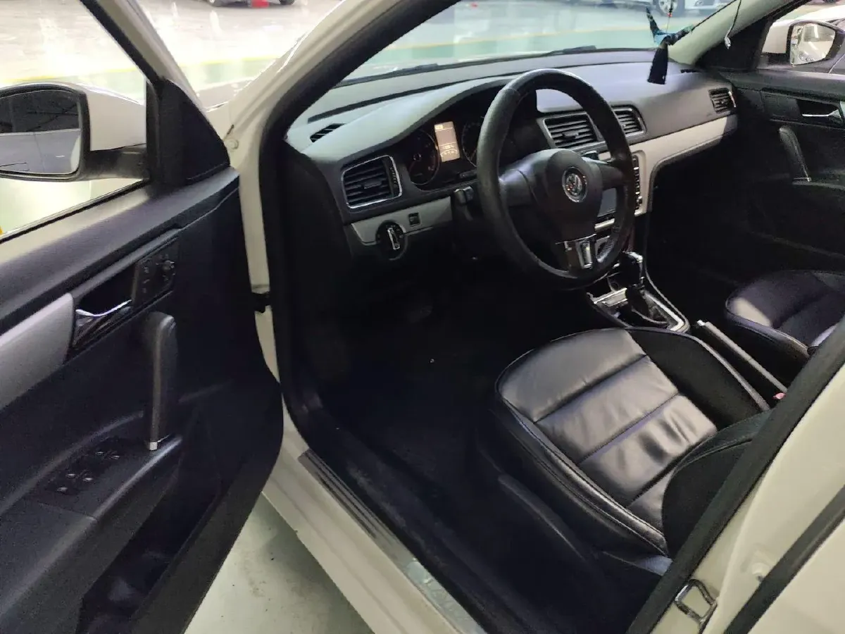 2013 Volkswagen Gran Lavida 1.6L 110HP L4 6AT,autocango,china used car exporter,china ev exporter,chinese used car exporter,chinese used ev exporter