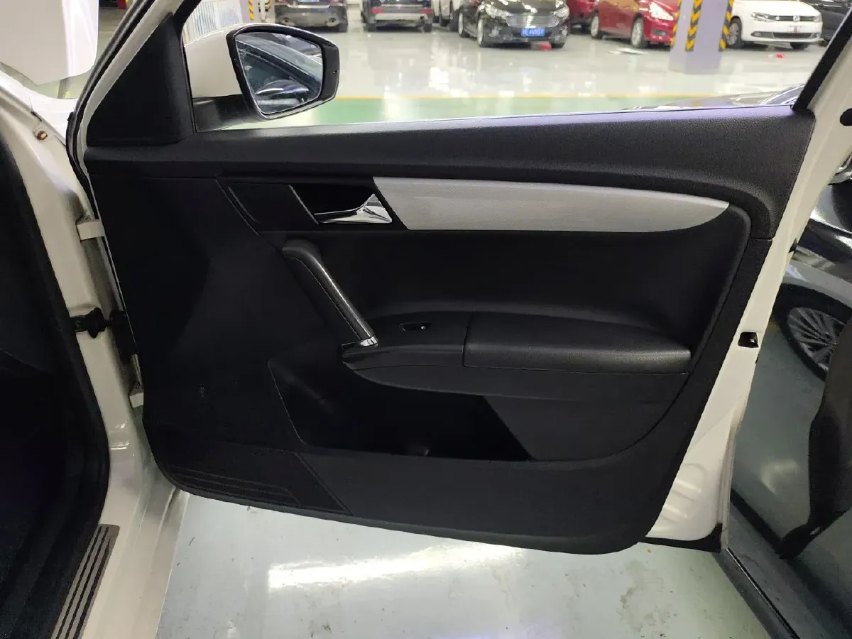 2013 Volkswagen Gran Lavida 1.6L 110HP L4 6AT,autocango,china used car exporter,china ev exporter,chinese used car exporter,chinese used ev exporter