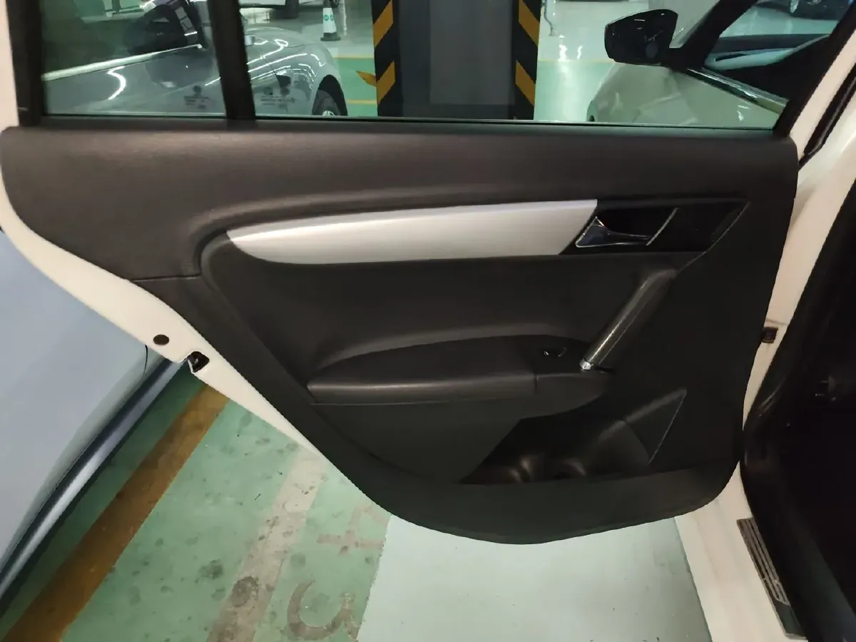 2013 Volkswagen Gran Lavida 1.6L 110HP L4 6AT,autocango,china used car exporter,china ev exporter,chinese used car exporter,chinese used ev exporter