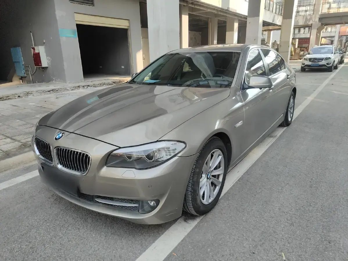 2011 BMW 5 Series 2.5L 204HP L6 8AT