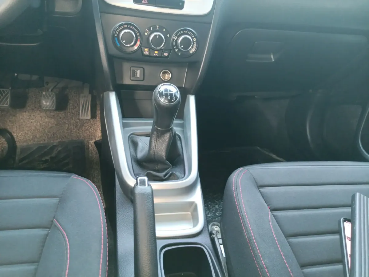 2016 Suzuki Vitara 1.6L 122HP L4 5MT,autocango,china used car exporter,china ev exporter,chinese used car exporter,chinese used ev exporter