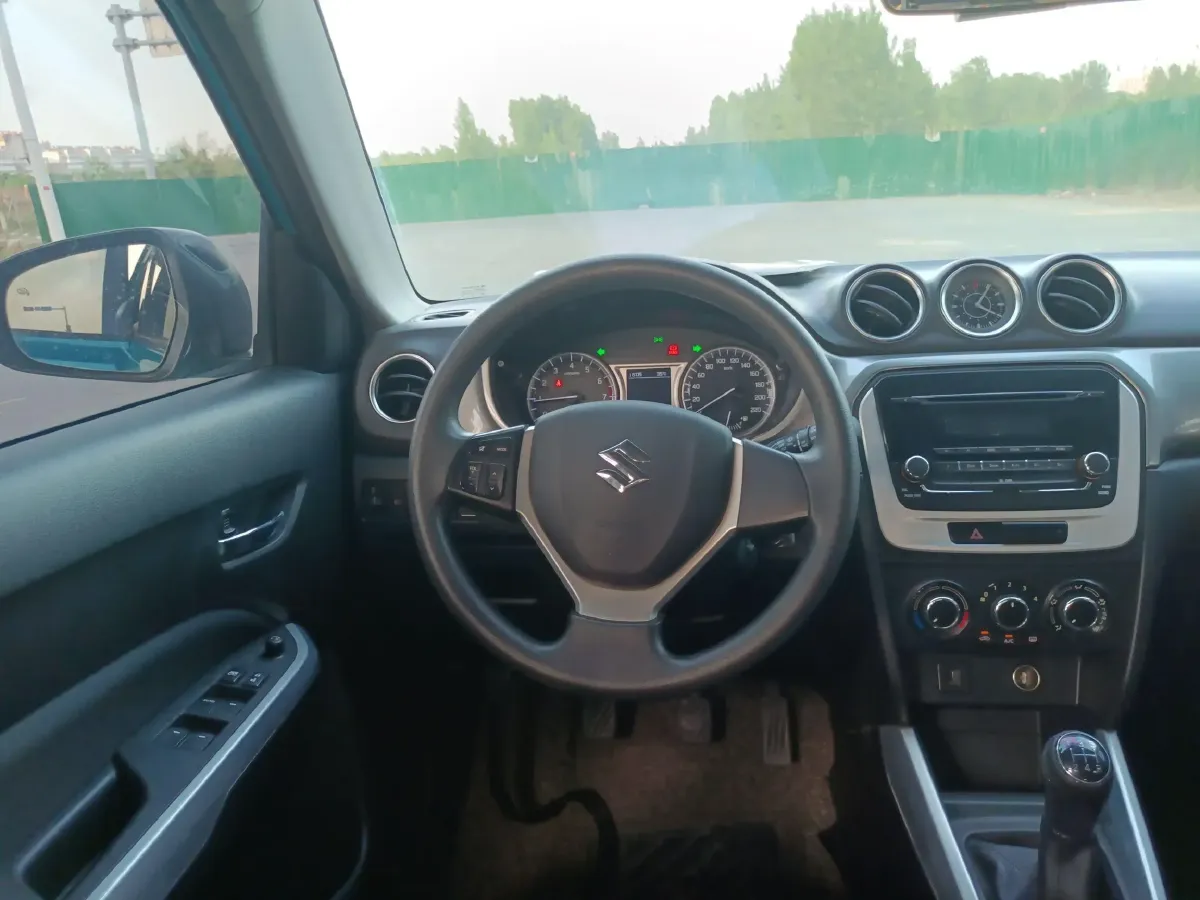 2016 Suzuki Vitara 1.6L 122HP L4 5MT,autocango,china used car exporter,china ev exporter,chinese used car exporter,chinese used ev exporter