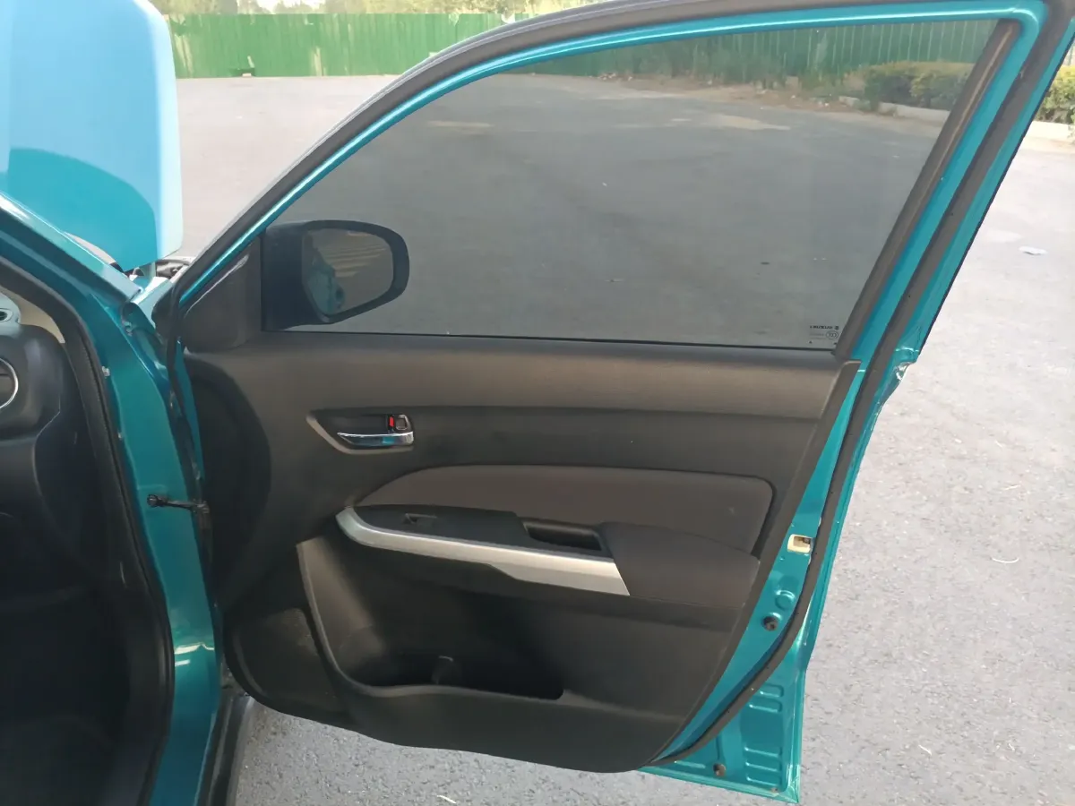 2016 Suzuki Vitara 1.6L 122HP L4 5MT,autocango,china used car exporter,china ev exporter,chinese used car exporter,chinese used ev exporter