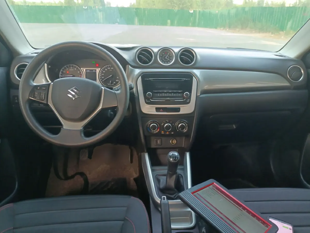 2016 Suzuki Vitara 1.6L 122HP L4 5MT,autocango,china used car exporter,china ev exporter,chinese used car exporter,chinese used ev exporter