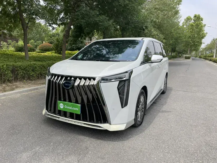 2023 GAC Trumpchi M8 2.0T 190HP L4 E-CVT Hybrid