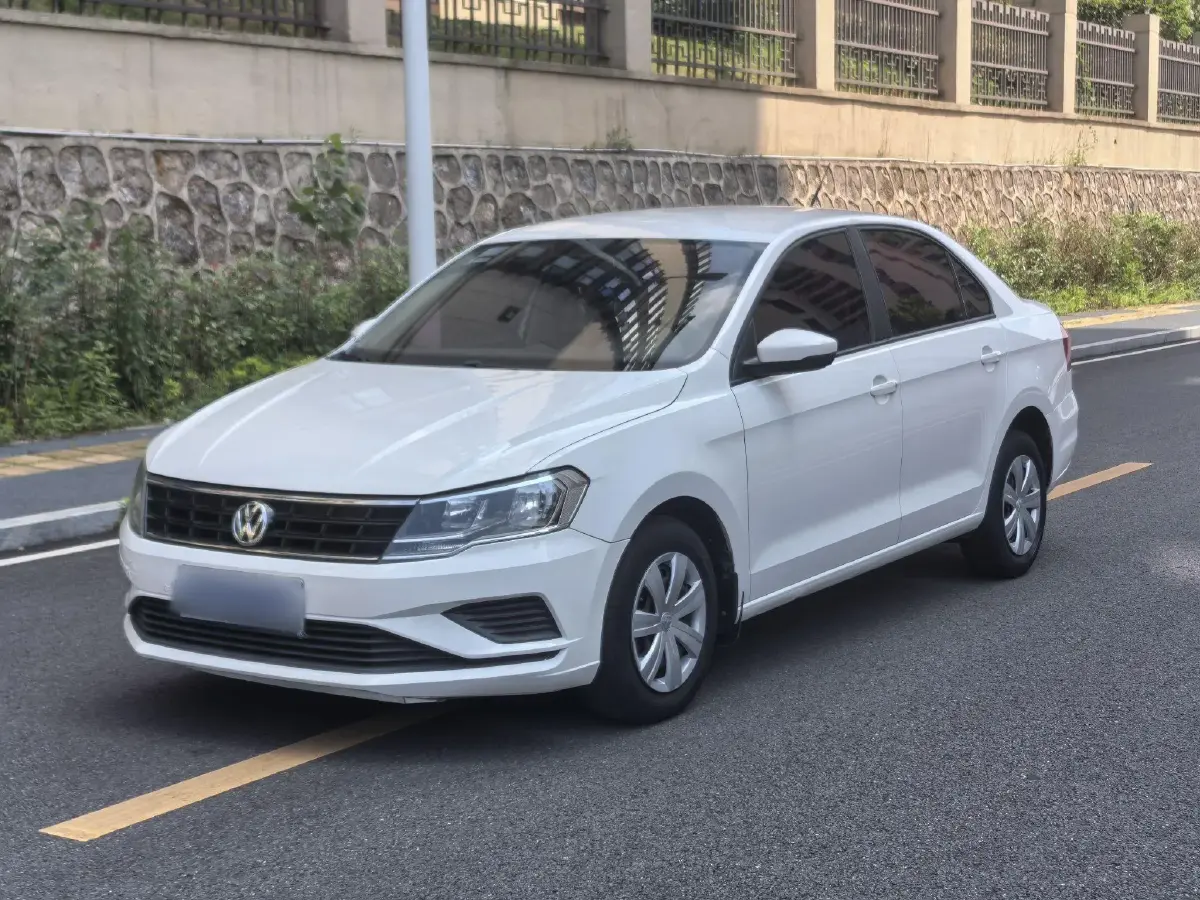 2017 Volkswagen Jetta 1.5L 110HP L4 5MT