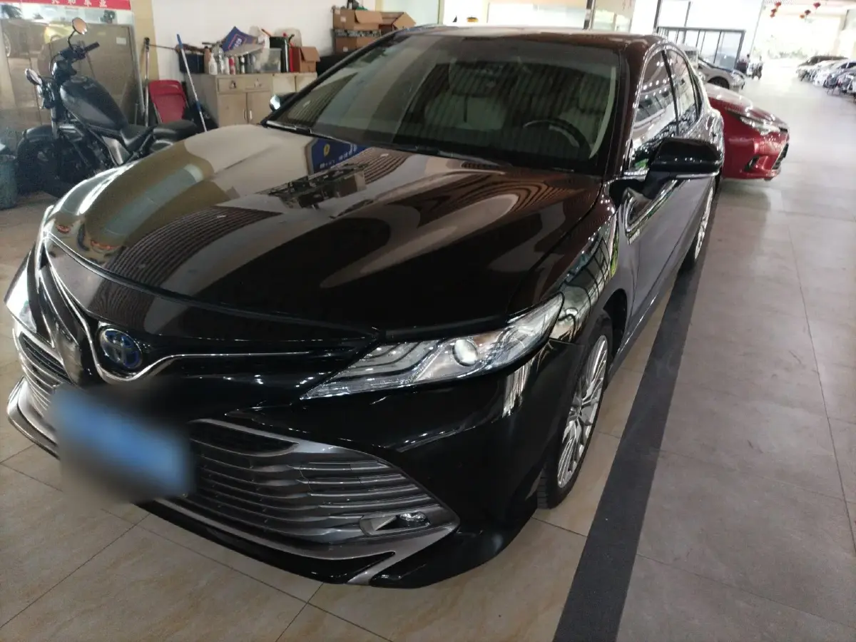 2018 Toyota Camry 2.5L 178HP L4 E-CVT Hybrid